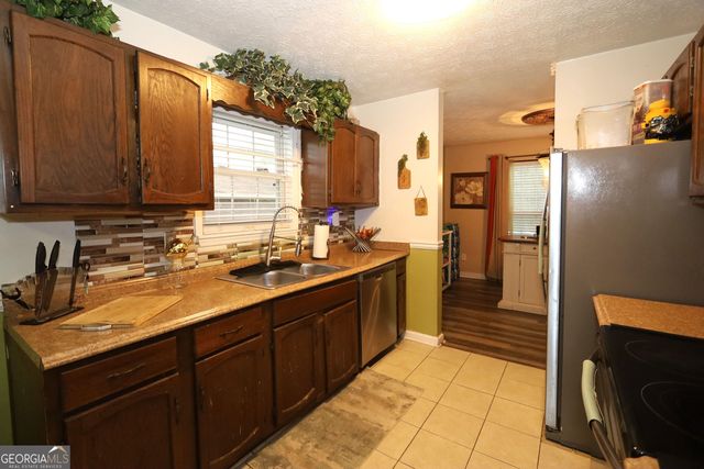 9396 Forest Knoll Drive, Jonesboro, GA 30238