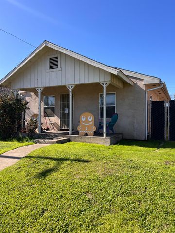 995 S Hope Avenue, Reedley, CA 93654
