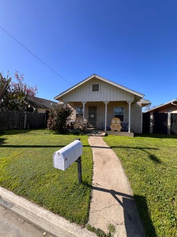 995 S Hope Avenue, Reedley, CA 93654