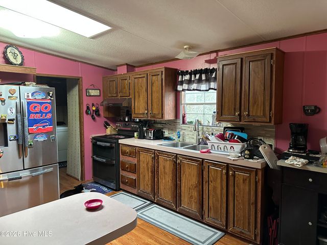 6265 Sam Potts Highway, Hallsboro, NC 28442