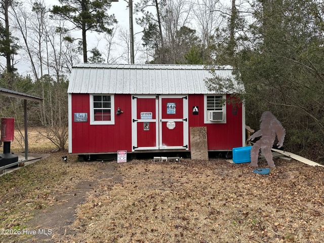 6265 Sam Potts Highway, Hallsboro, NC 28442