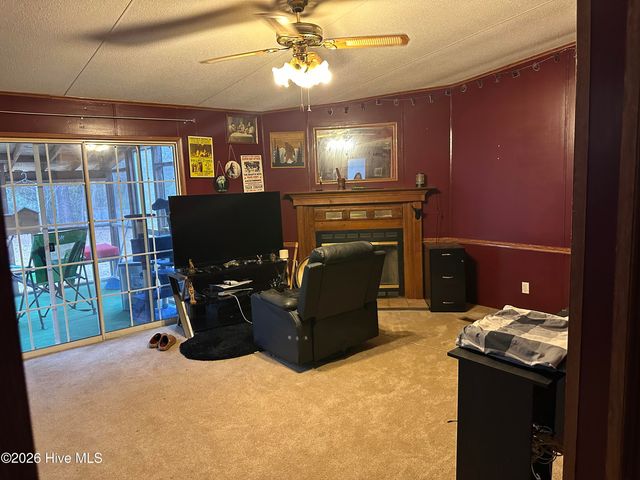 6265 Sam Potts Highway, Hallsboro, NC 28442