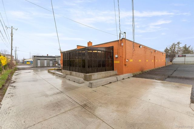 25033 W Warren Street, Dearborn Heights, MI 48127