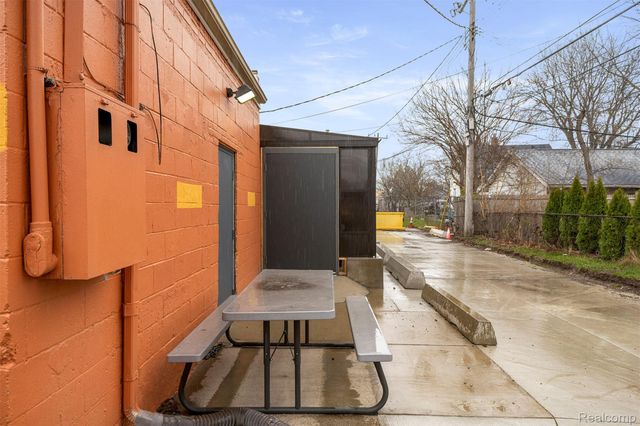 25033 W Warren Street, Dearborn Heights, MI 48127