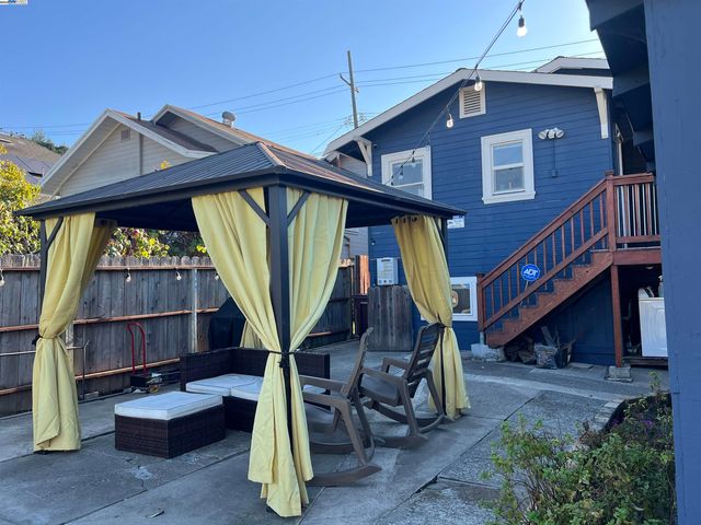 3720 Lyon Ave, Oakland, CA 94601