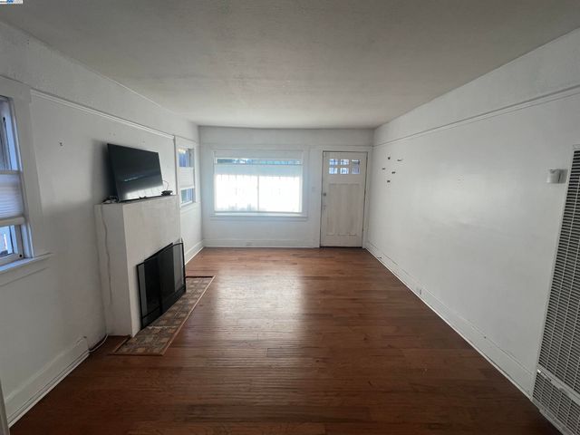 3720 Lyon Ave, Oakland, CA 94601
