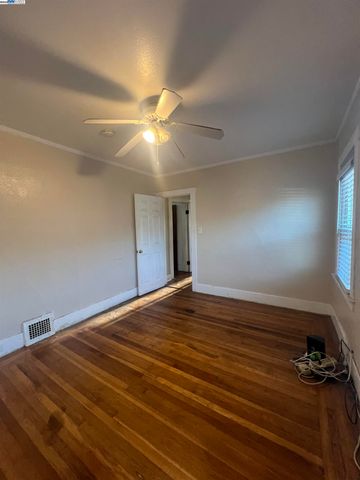 3720 Lyon Ave, Oakland, CA 94601