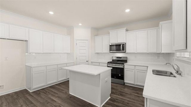 191 Sandy Oak Drive, Loganville, GA 30052