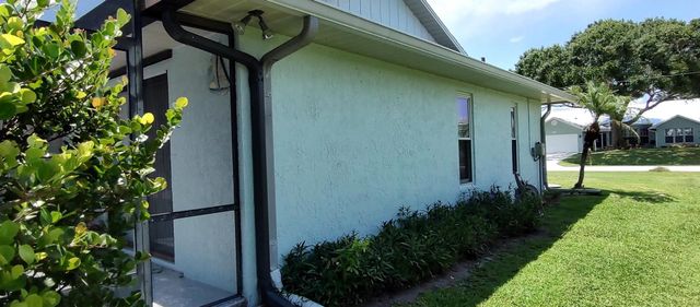 1132 SE Oriental Avenue, Port St Lucie, FL 34952