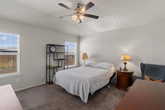 214 Nathaniel DR, Taylor, TX 76574