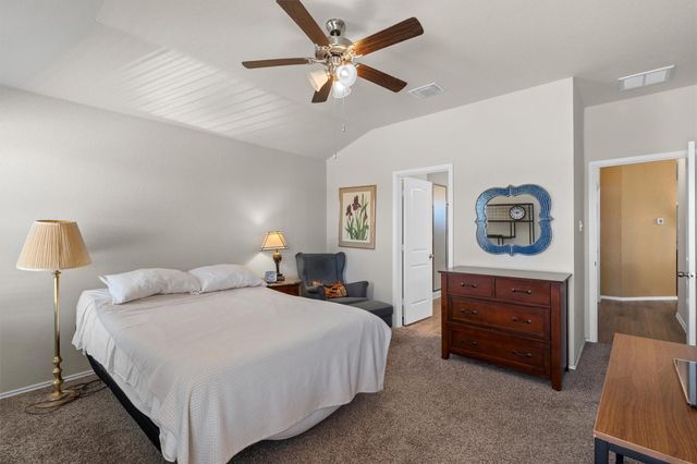 214 Nathaniel DR, Taylor, TX 76574