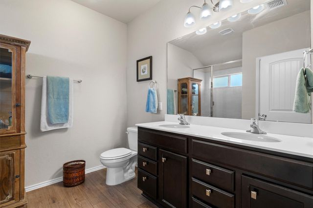 214 Nathaniel DR, Taylor, TX 76574