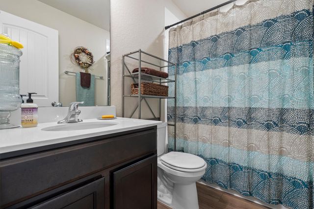 214 Nathaniel DR, Taylor, TX 76574