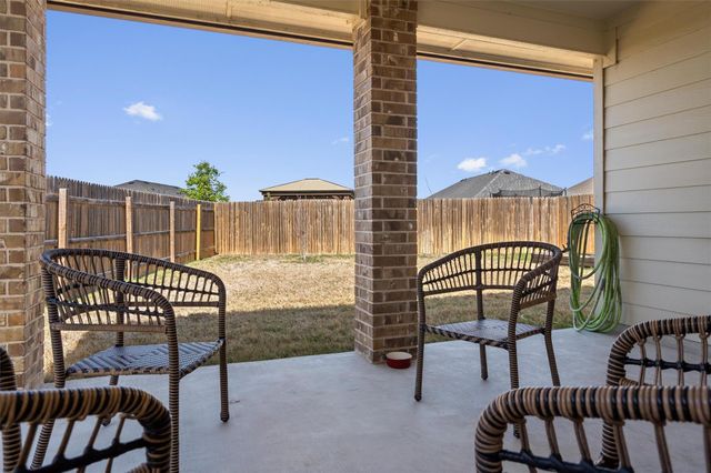 214 Nathaniel DR, Taylor, TX 76574