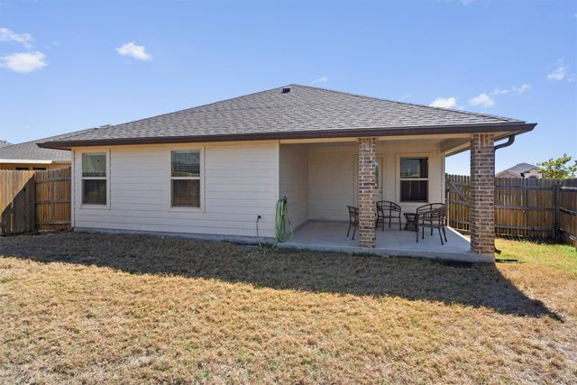 214 Nathaniel DR, Taylor, TX 76574