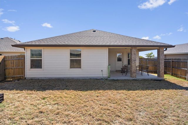 214 Nathaniel DR, Taylor, TX 76574