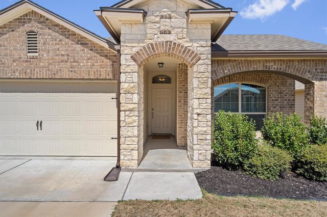 214 Nathaniel DR, Taylor, TX 76574