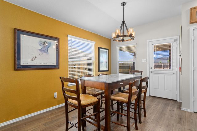 214 Nathaniel DR, Taylor, TX 76574