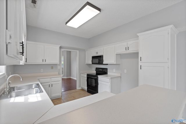 469 Sussex Drive, Huntsville, AL 35824