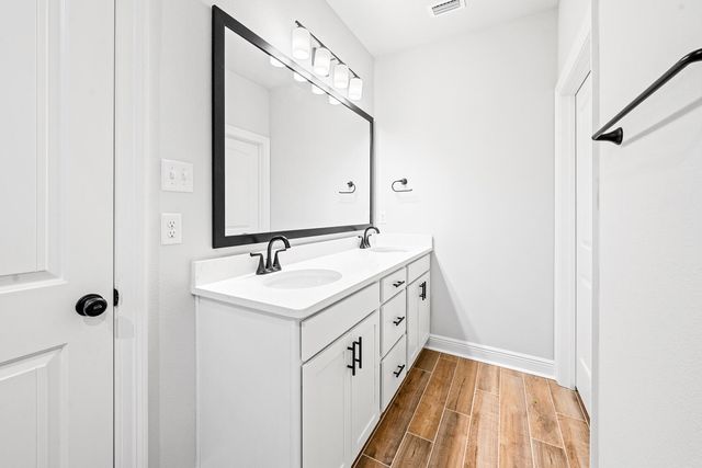 699 Earl Godwin Road, Freeport, FL 32439