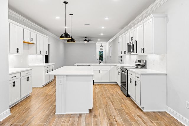 699 Earl Godwin Road, Freeport, FL 32439