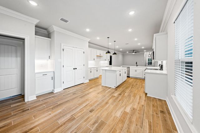 699 Earl Godwin Road, Freeport, FL 32439