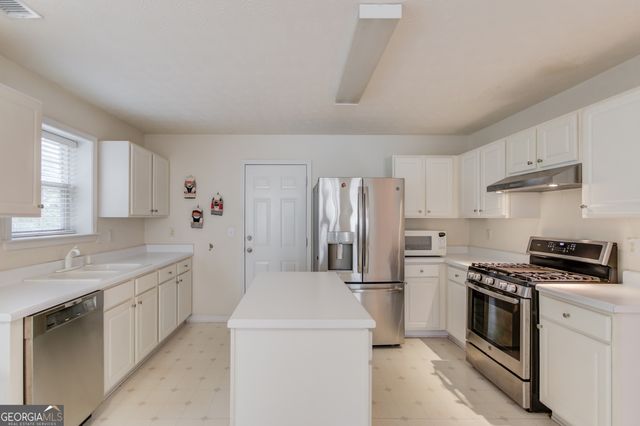 512 Antler Lane, Suwanee, GA 30024