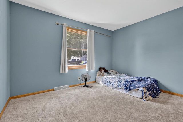 1500 Evergreen Drive, Janesville, WI 53546