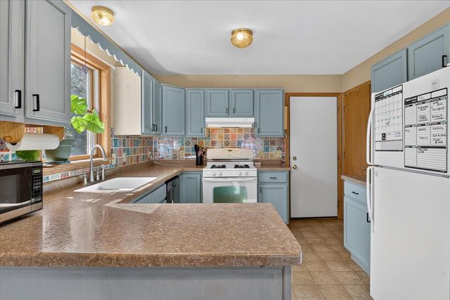 1500 Evergreen Drive, Janesville, WI 53546