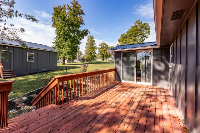 21960 County Road 288, Pittsburg, MO 65724