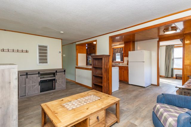 21960 County Road 288, Pittsburg, MO 65724