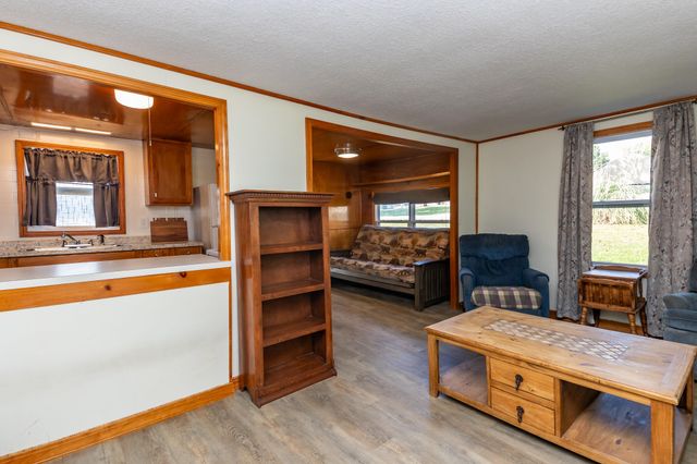 21960 County Road 288, Pittsburg, MO 65724