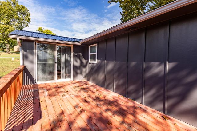 21960 County Road 288, Pittsburg, MO 65724