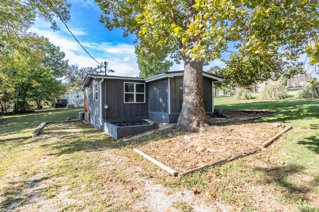 21960 County Road 288, Pittsburg, MO 65724