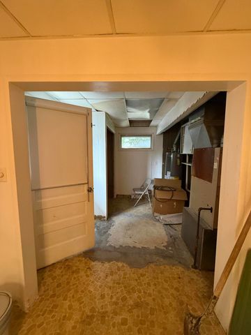 1905 Crockett Avenue, Valparaiso, IN 46383