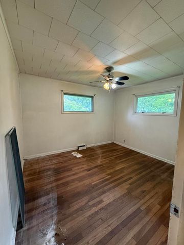 1905 Crockett Avenue, Valparaiso, IN 46383