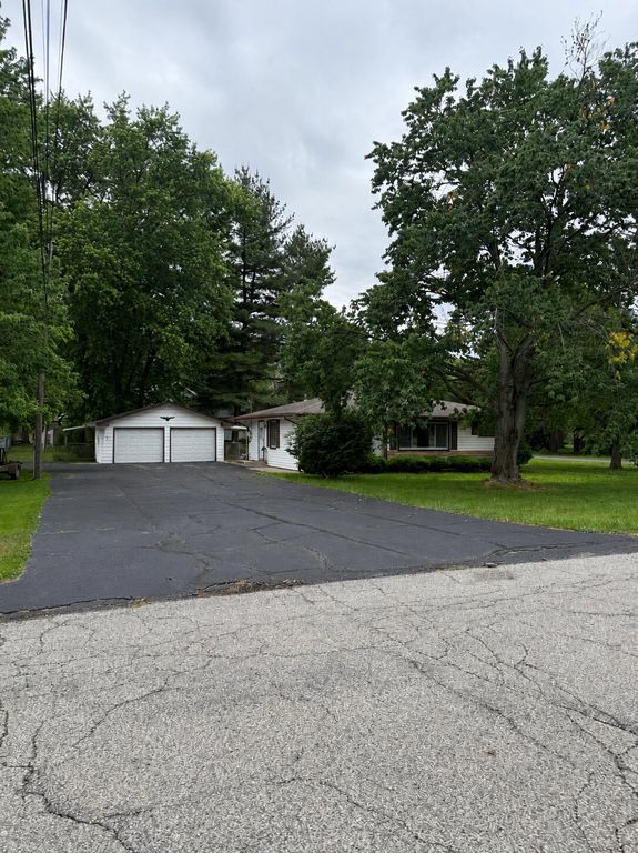 1905 Crockett Avenue, Valparaiso, IN 46383