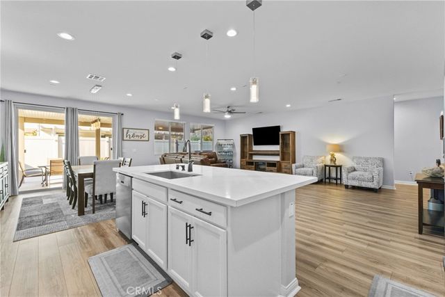718 Torrey Court, Perris, CA 92571