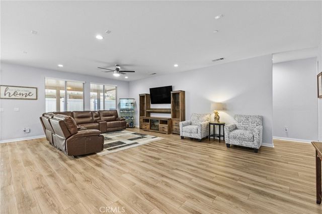 718 Torrey Court, Perris, CA 92571