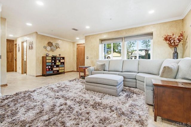 10118 Swanton Drive, Santee, CA 92071