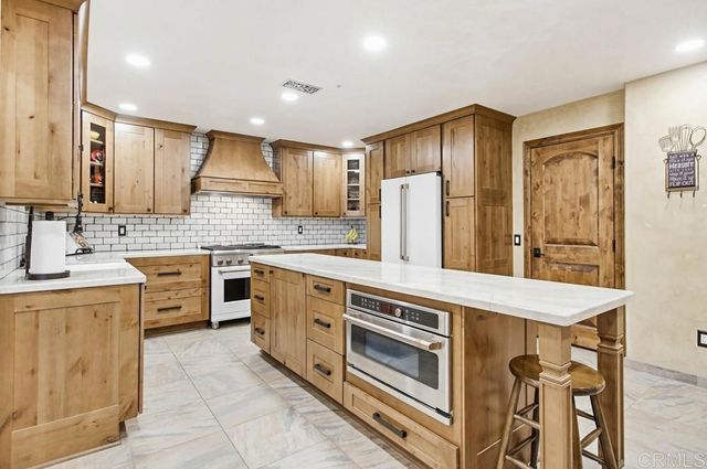 10118 Swanton Drive, Santee, CA 92071