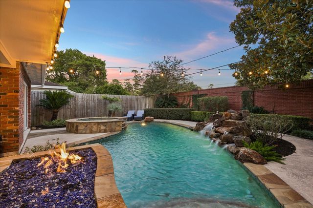 13723 Taylorcrest Road, Houston, TX 77079