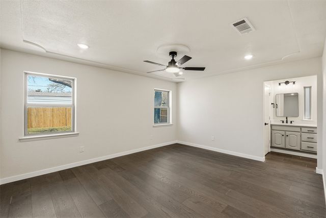 4205 W Pleasant Forest Street, Arlington, TX 76015