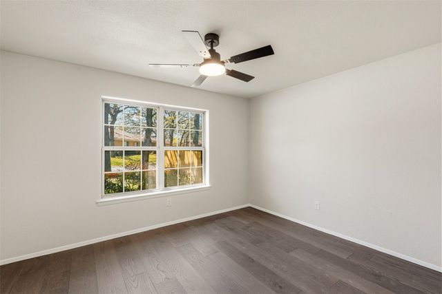 4205 W Pleasant Forest Street, Arlington, TX 76015