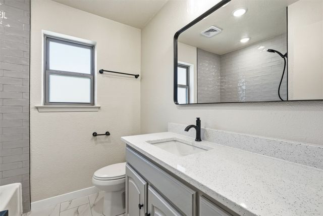 4205 W Pleasant Forest Street, Arlington, TX 76015