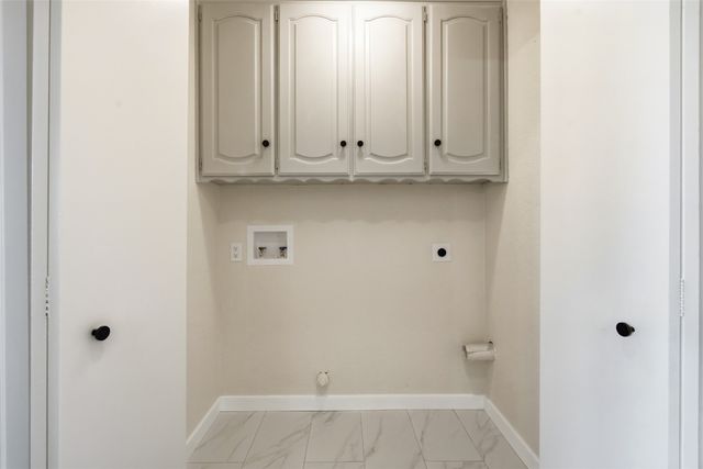 4205 W Pleasant Forest Street, Arlington, TX 76015