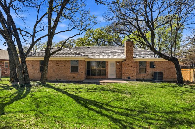 4205 W Pleasant Forest Street, Arlington, TX 76015