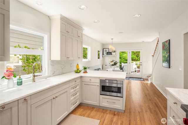 3819 44 Avenue NE, Seattle, WA 98105