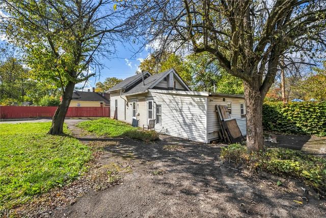 5405 Caleb Court, Cleveland, OH 44127