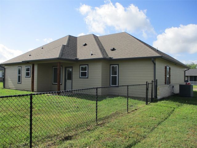 117 Mill Street, Emory, TX 75440